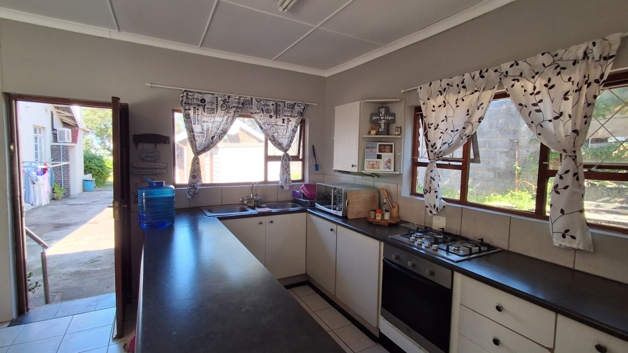 9 Bedroom Property for Sale in Cambridge Eastern Cape